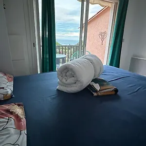 https://lumineux-studio-vue-mer.fr-provencehotel.com